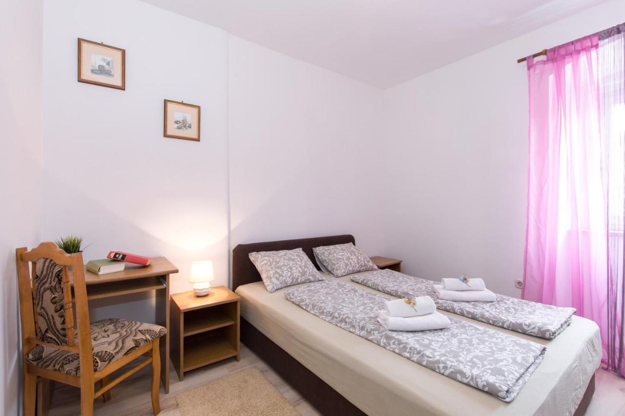 Pape Punat Apartmani I Sobe Екстериор снимка