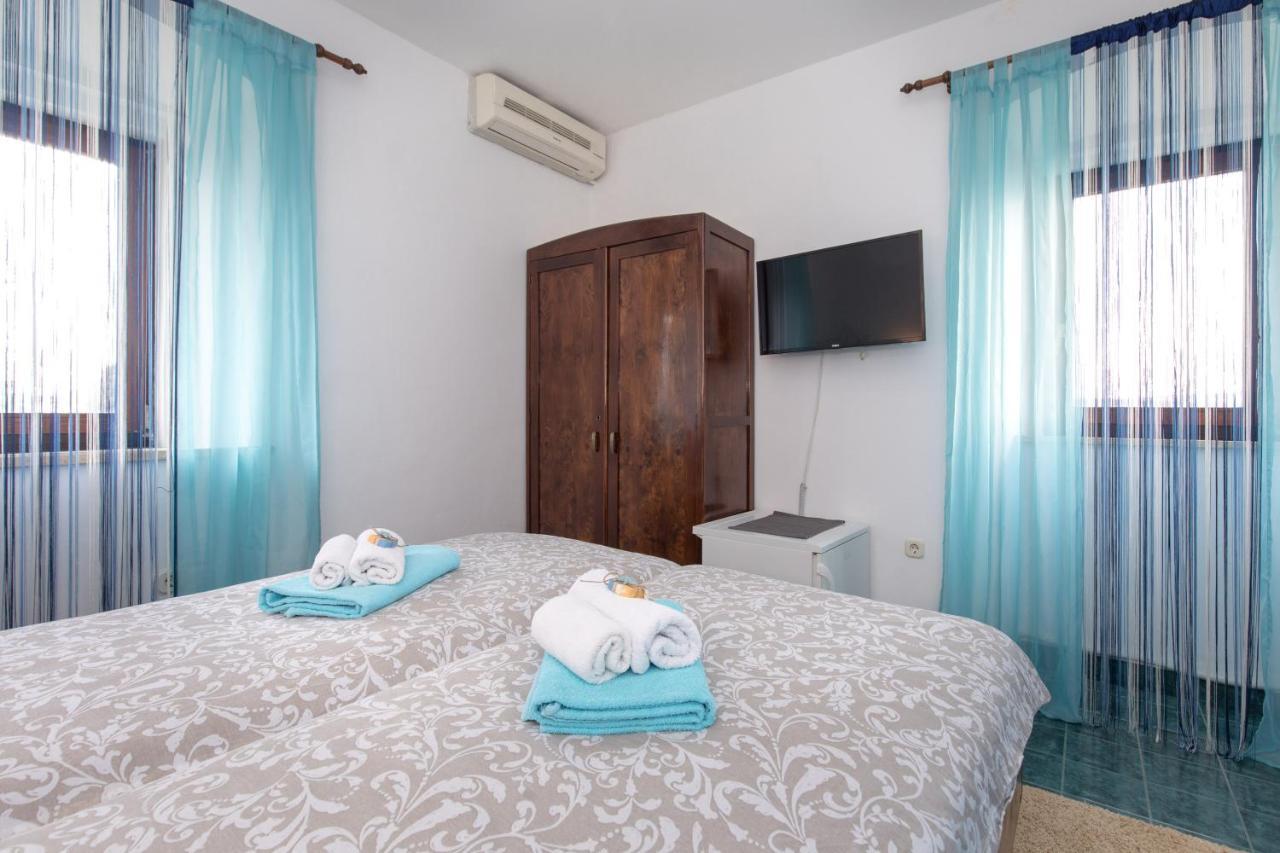Pape Punat Apartmani I Sobe Екстериор снимка