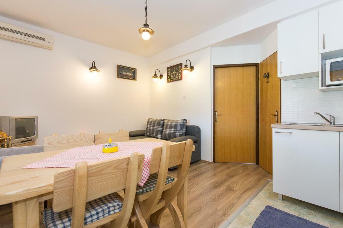 Pape Punat Apartmani I Sobe Екстериор снимка