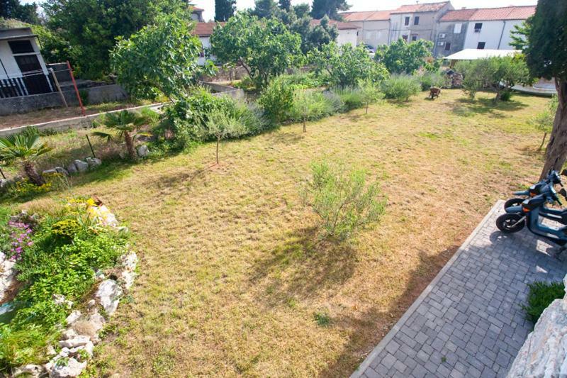 Pape Punat Apartmani I Sobe Екстериор снимка
