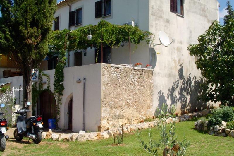 Pape Punat Apartmani I Sobe Екстериор снимка